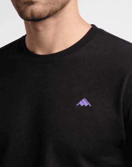 Branded crewneck with isotype